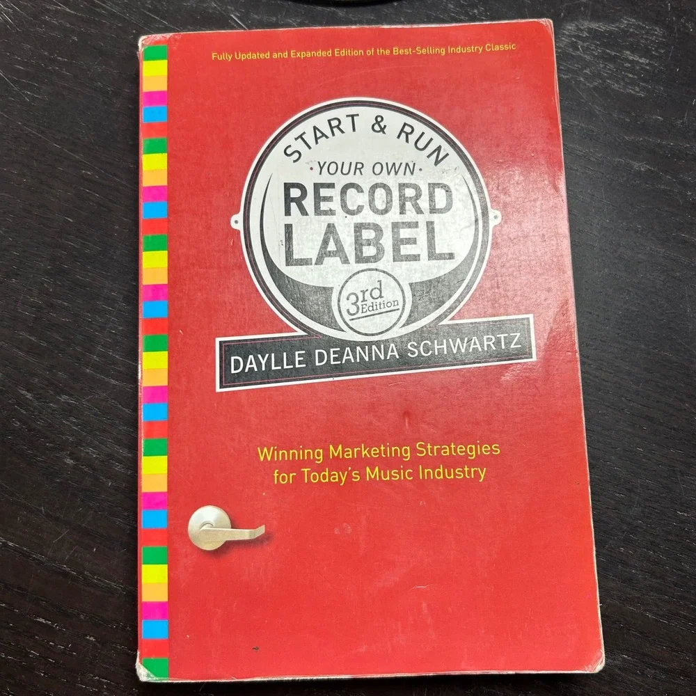 Start & Run Your Own Record Label 3rd Edition Daylle Deanna Schwartz Paperback‎